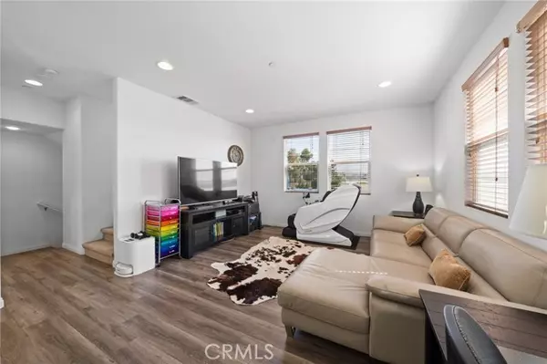 Montebello, CA 90640,541 Calle Cielo