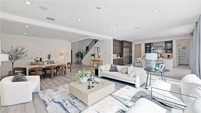 80 Interstellar, Irvine, CA 92618