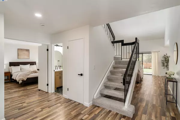 Hayward, CA 94542,28061 Thorup Ln