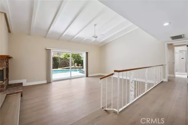 Woodland Hills, CA 91367,23730 Carard ST