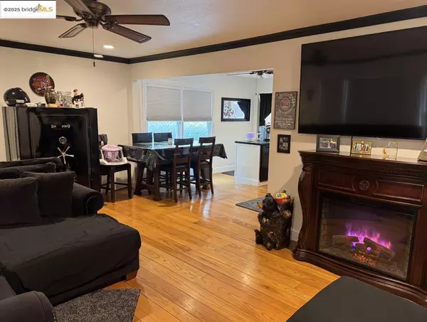 Castro Valley, CA 94546,3162 Sydney WAY