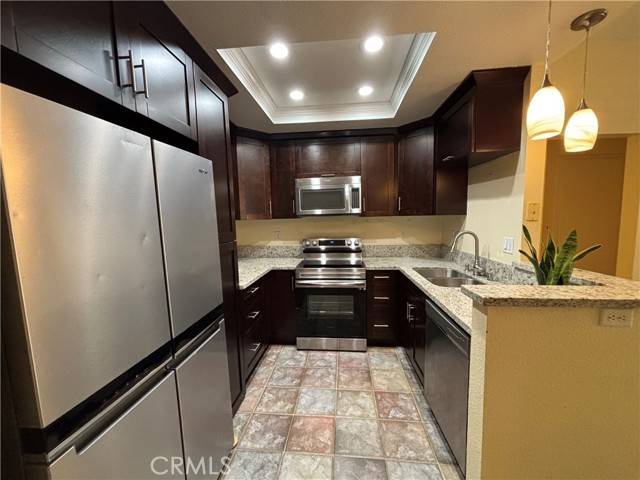 Rancho Santa Margarita, CA 92688,9 Silktassel 147