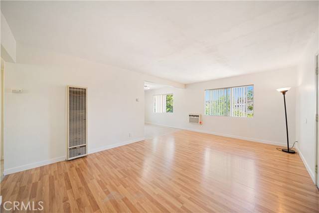 Santa Ana, CA 92707,2516 S Baker ST