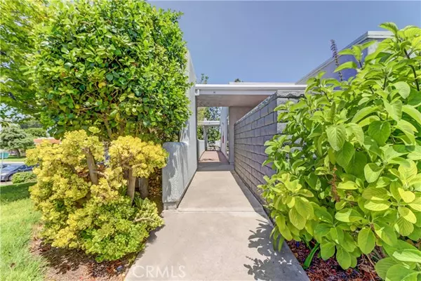 Laguna Woods, CA 92637,2205 Via Mariposa A