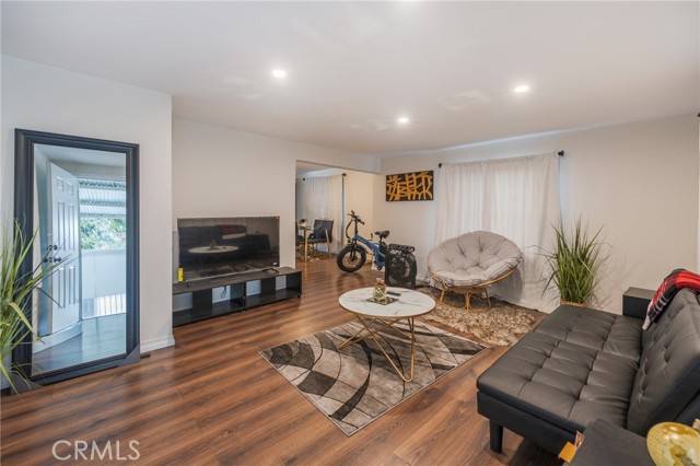 Whittier, CA 90606,10608 Whittier BLD