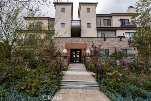 Glendale, CA 91203,330 Salem ST 204