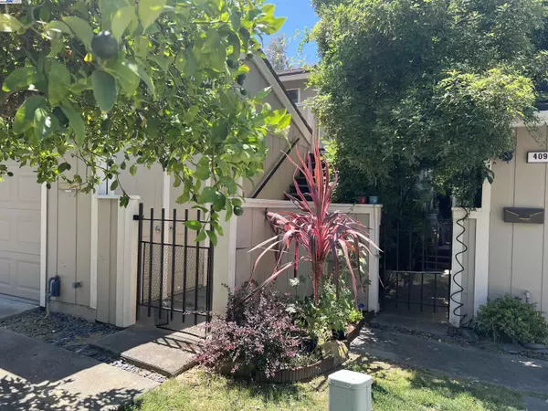 Martinez, CA 94553,405 Thistle Cir