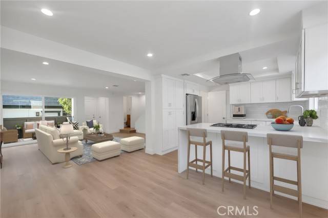 Tarzana, CA 91356,18550 Hatteras ST 94