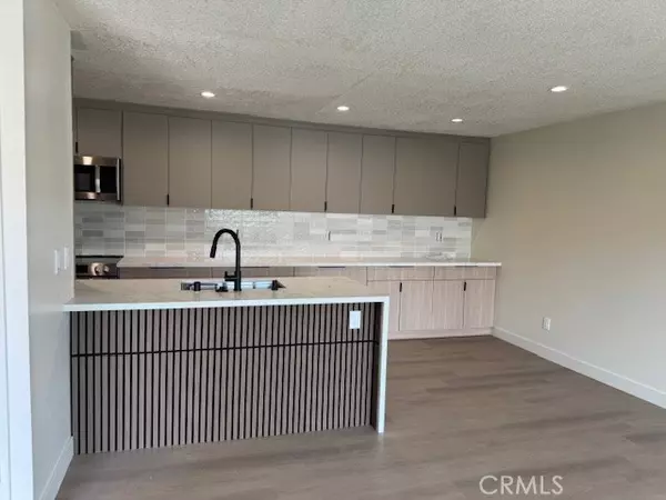 Santa Ana, CA 92704,2501 W sunflower F12