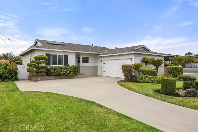 1642 W Woodcrest AVE, Fullerton, CA 92833