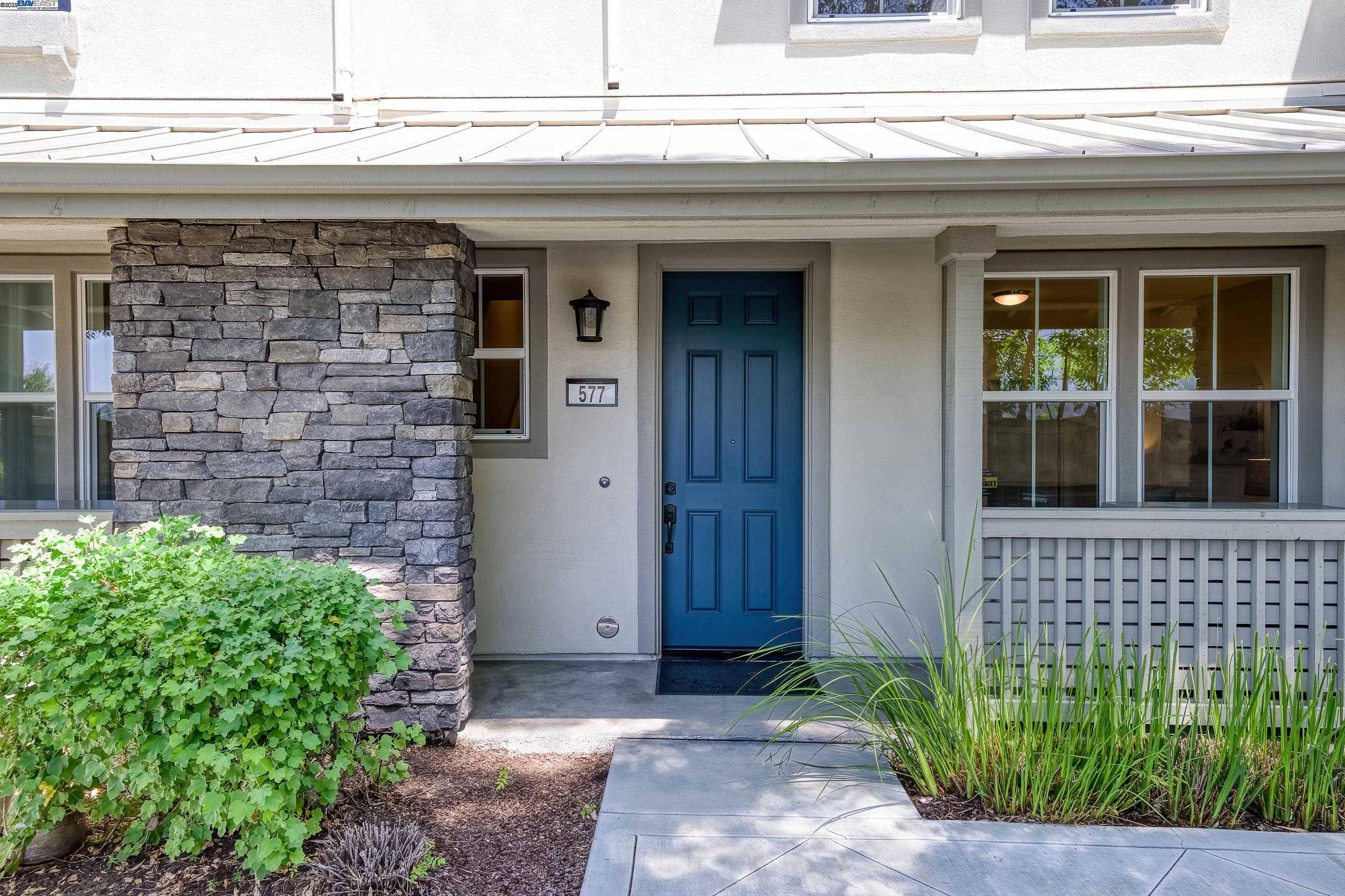 577 Hollow Falls Common, Fremont, CA 94539