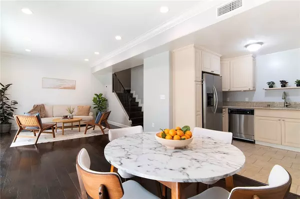 5335 Cartwright Ave 3, North Hollywood, CA 91601