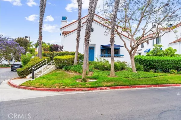 Huntington Beach, CA 92648,19451 Pompano 107