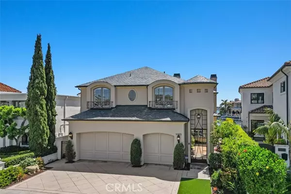 16975 Edgewater LN, Huntington Beach, CA 92649