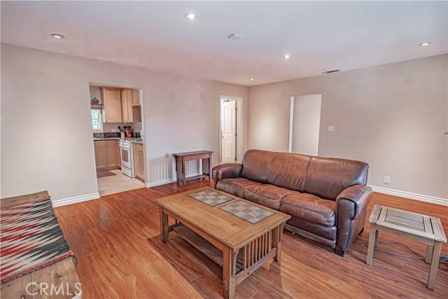 Tujunga, CA 91042,10743 Mountair AVE