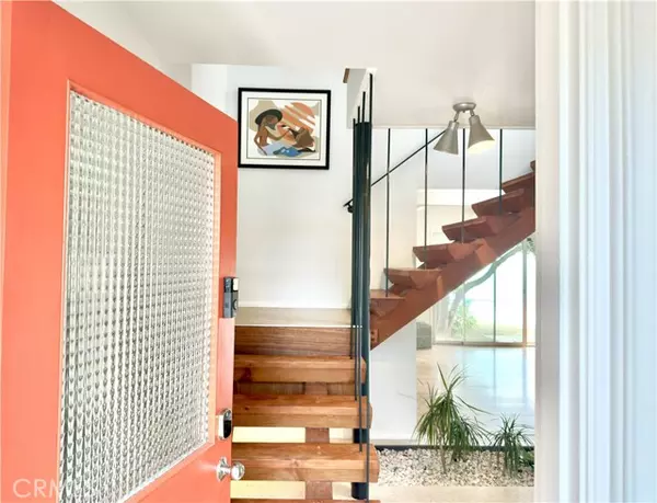 Long Beach, CA 90808,4417 E Harvey WAY