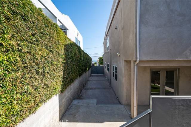 San Pedro, CA 90731,726 W 37th ST