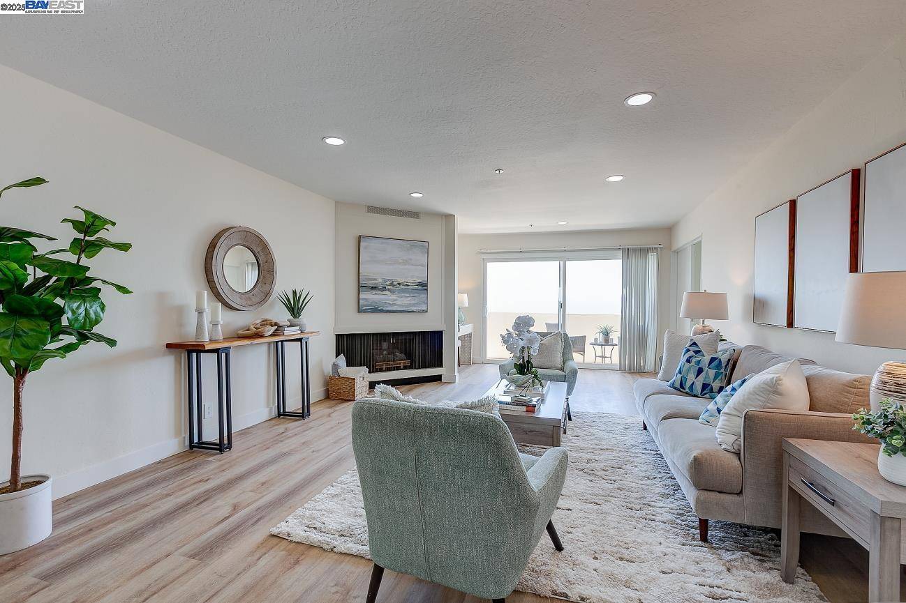 Alameda, CA 94501,1001 Shoreline Dr 301