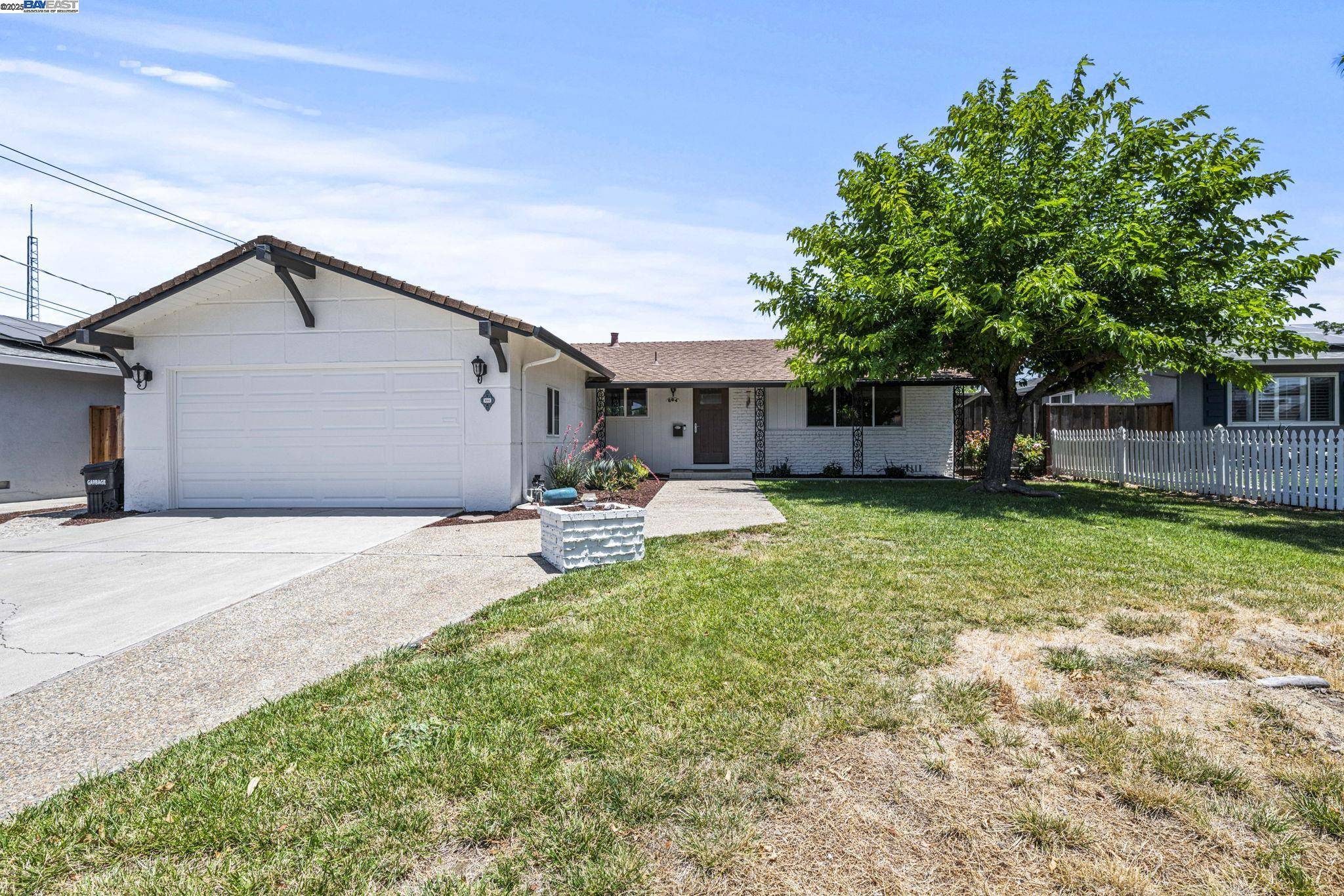 864 Camelia Dr, Livermore, CA 94550