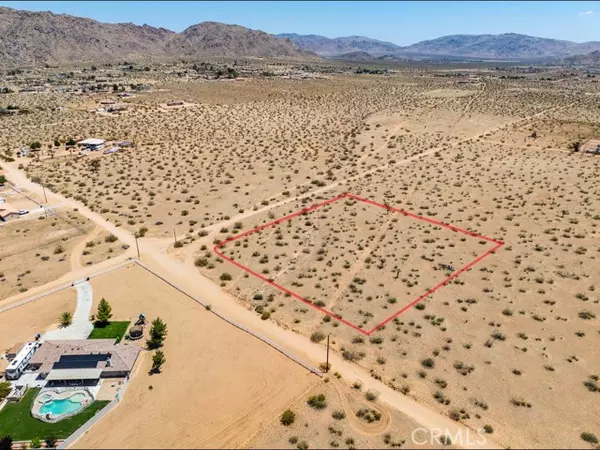 Apple Valley, CA 92307,24127 Zuni RD