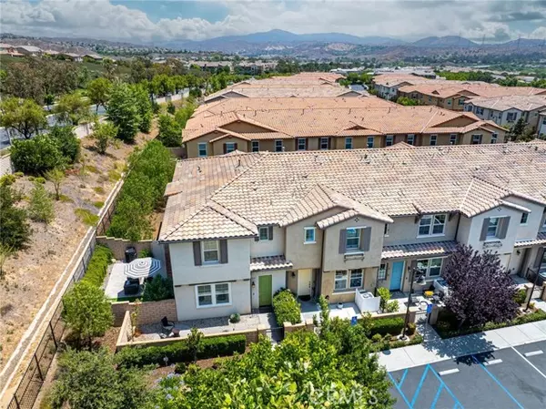 28613 Jardineras DR, Valencia, CA 91354