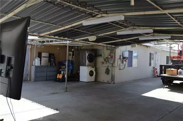 Pacoima, CA 91331,13104 Hoyt ST