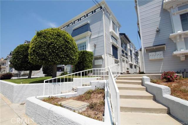 1421 12th ST 3, Manhattan Beach, CA 90266