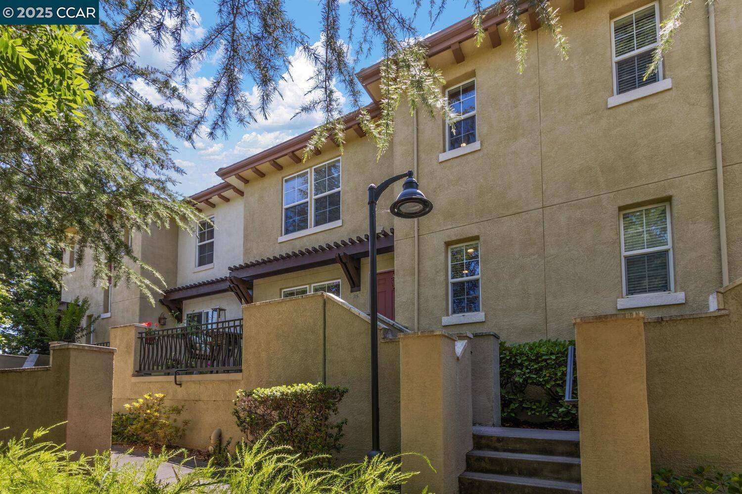 26 Warhol WAY, Pleasant Hill, CA 94523
