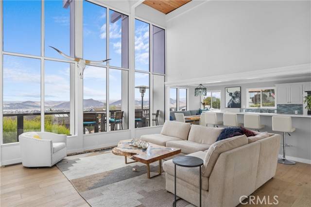 Los Osos, CA 93402,329 Travis DR