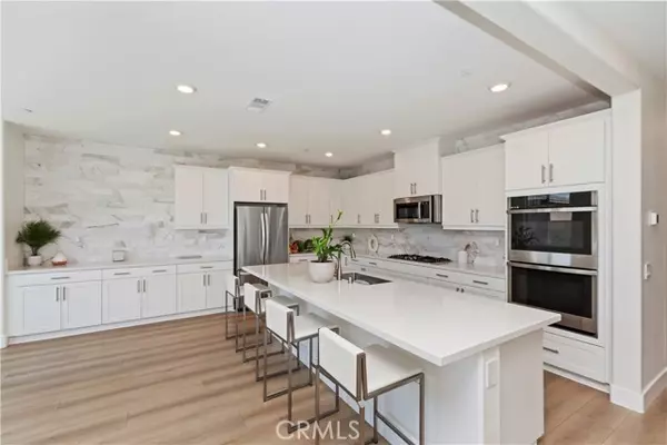 Fontana, CA 92336,16707 Island Oak ST