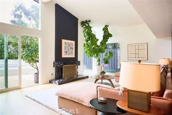 Woodland Hills, CA 91364,21815 Ambar DR