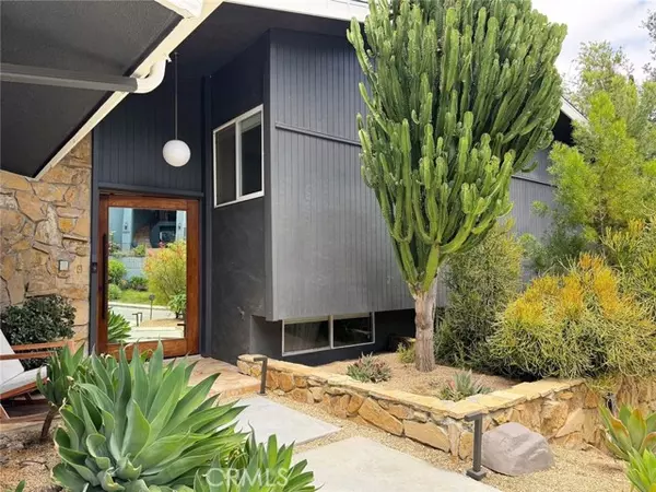 Woodland Hills, CA 91364,21815 Ambar DR