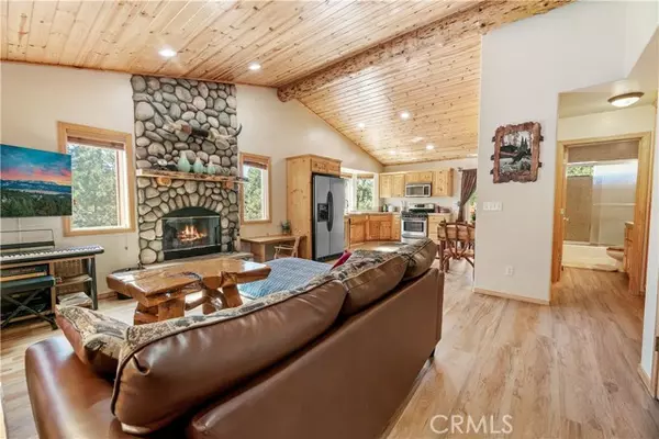 Big Bear Lake, CA 92315,446 Shady LN