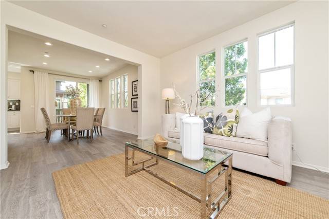 Tustin, CA 92782,357 Flyers LN