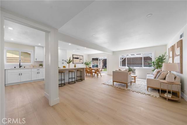 Westminster, CA 92683,5921 Meinhardt RD