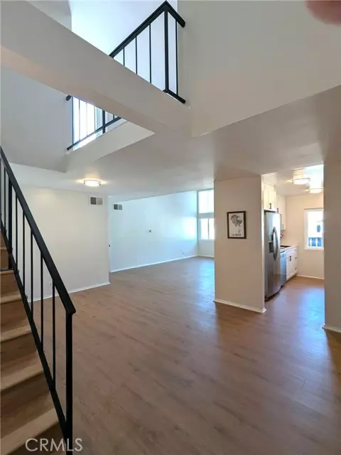 Tarzana, CA 91356,18645 Hatteras ST 250