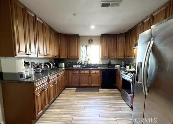 Compton, CA 90220,1019 W Arbutus ST