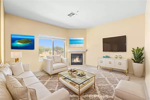 Corona, CA 92882,2802 Green River RD 101