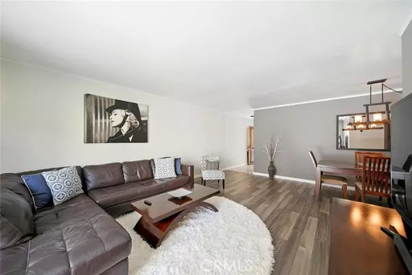 Long Beach, CA 90803,2121 E 1st ST 108