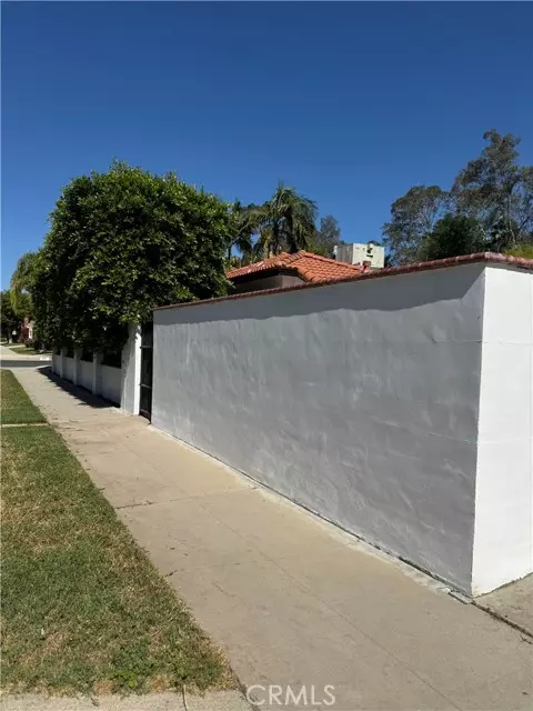 Encino, CA 91436,5230 Seville AVE