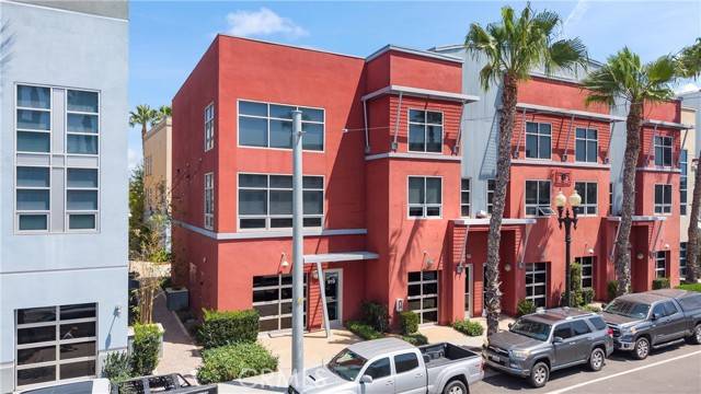 Santa Ana, CA 92701,919 E Santa Ana BLD