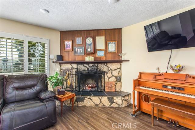 Grand Terrace, CA 92313,21804 Walnut AVE