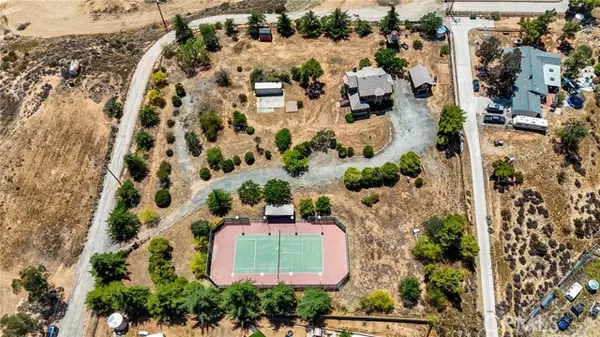 10821 Los Jordans RD, Agua Dulce, CA 91390