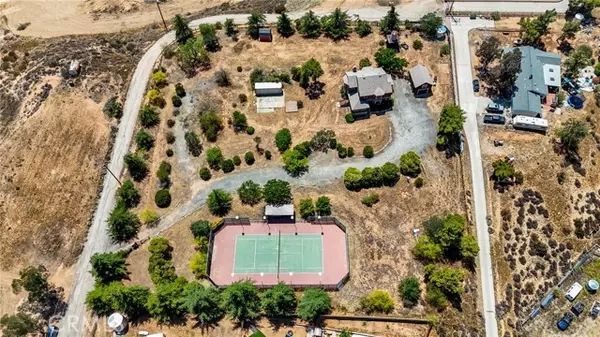 10821 Los Jordans RD, Agua Dulce, CA 91390