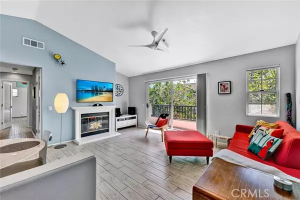 Tustin, CA 92782,2325 Tryall