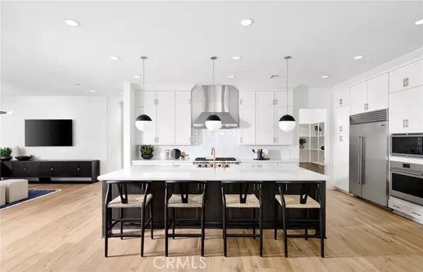 Chatsworth, CA 91311,21162 Poema PL