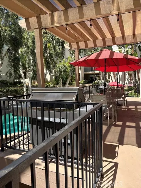 Encino, CA 91316,5325 Newcastle AVE 127