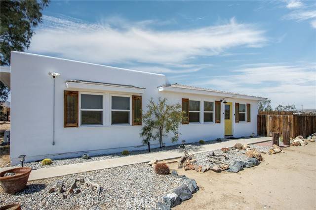 Joshua Tree, CA 92252,64975 Sun Oro RD