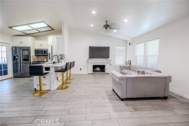 Adelanto, CA 92301,14661 Gray ST