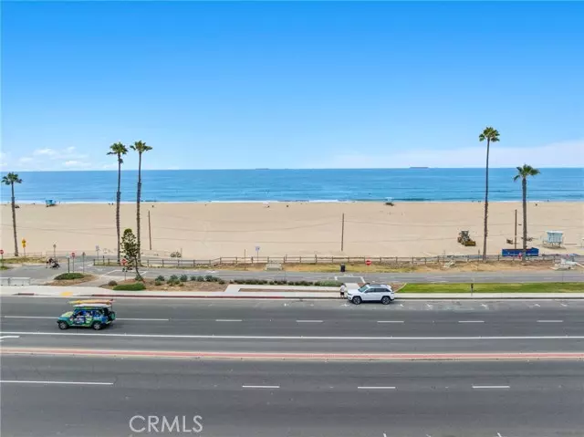 1102 Pacific Coast Hwy, Huntington Beach, CA 92648